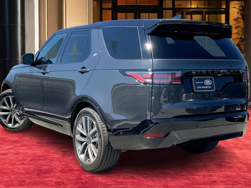 2025 Land Rover Discovery SE photo 1