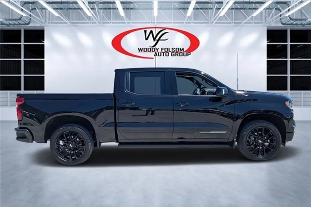 2025 Chevrolet Silverado 1500 High Country photo 1