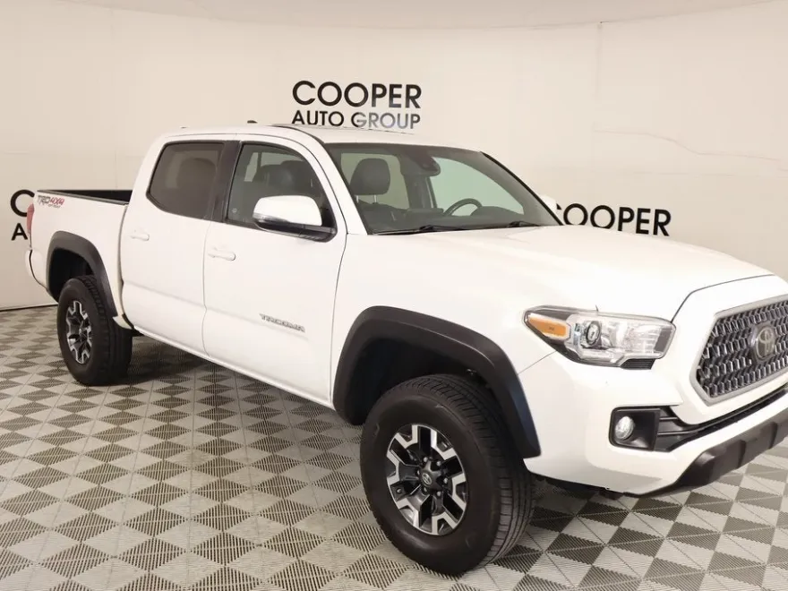2019 Toyota Tacoma TRD Off-Road V6 photo 1