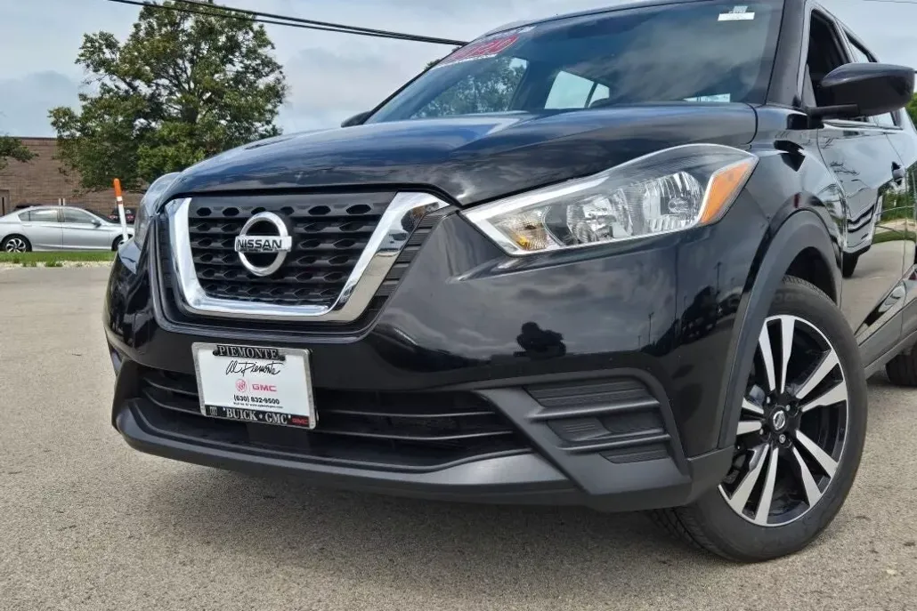 2020 Nissan Kicks SV photo 1