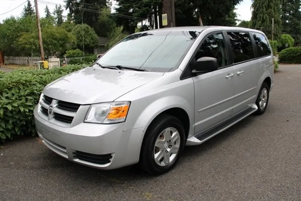 2009 Dodge Grand Caravan SE photo 1