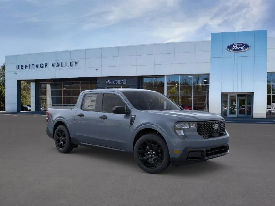 2025 Ford Maverick XLT photo 1