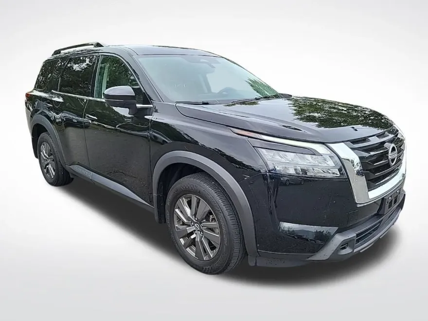 2024 Nissan Pathfinder SV photo 1
