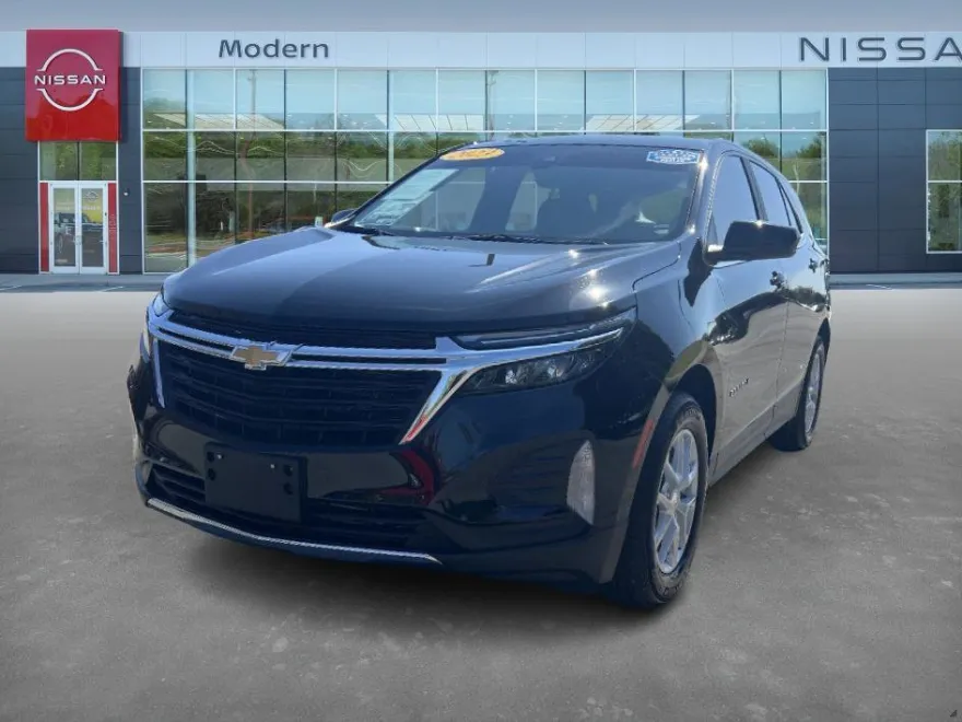 2023 Chevrolet Equinox LT photo 1