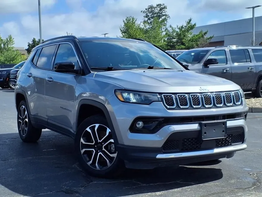 2023 Jeep Compass Limited photo 1
