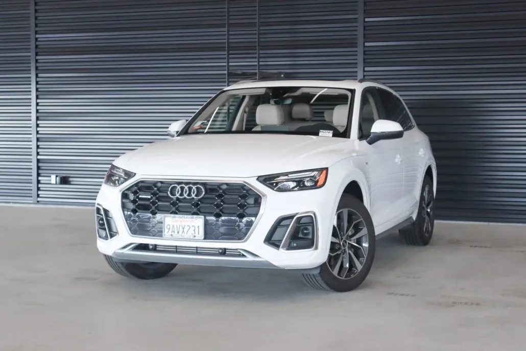 2022 Audi Q5 S line Premium photo 1