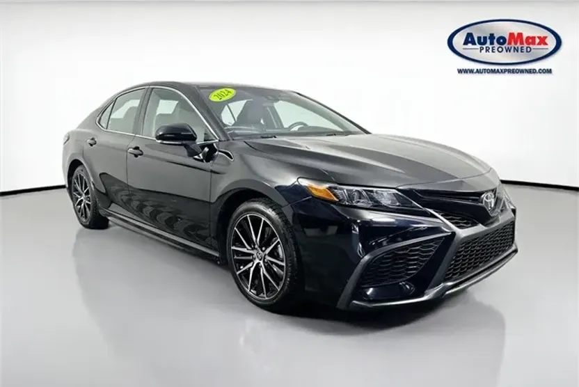 2024 Toyota Camry SE photo 1