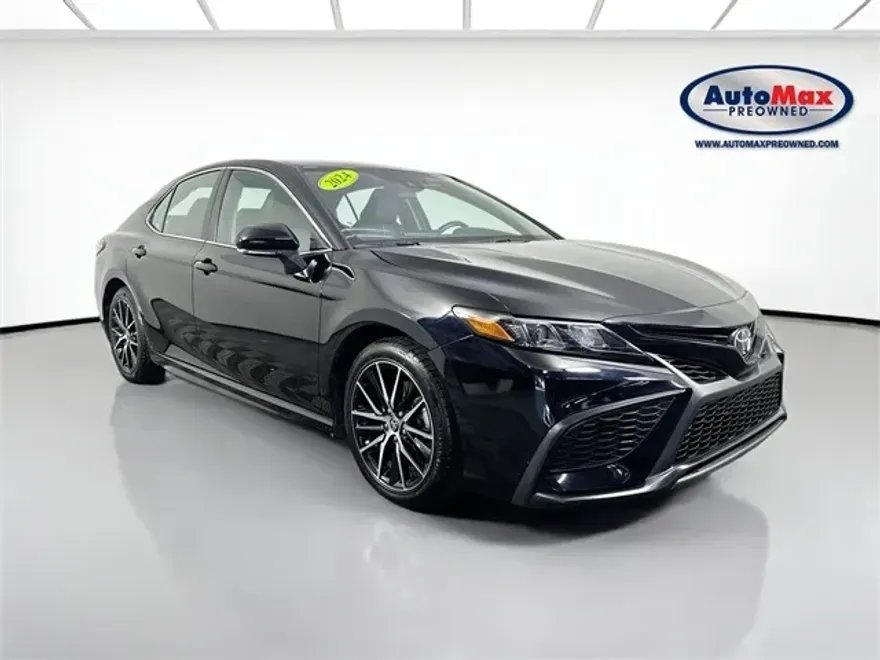2024 Toyota Camry SE photo 1