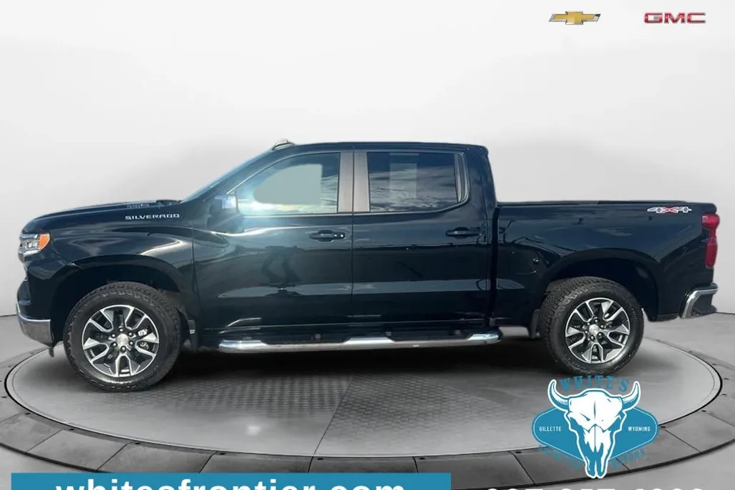 2025 Chevrolet Silverado 1500 LT photo 1