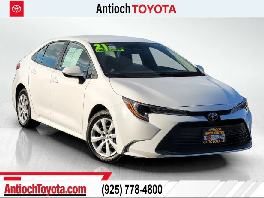 2024 Toyota Corolla LE photo 1