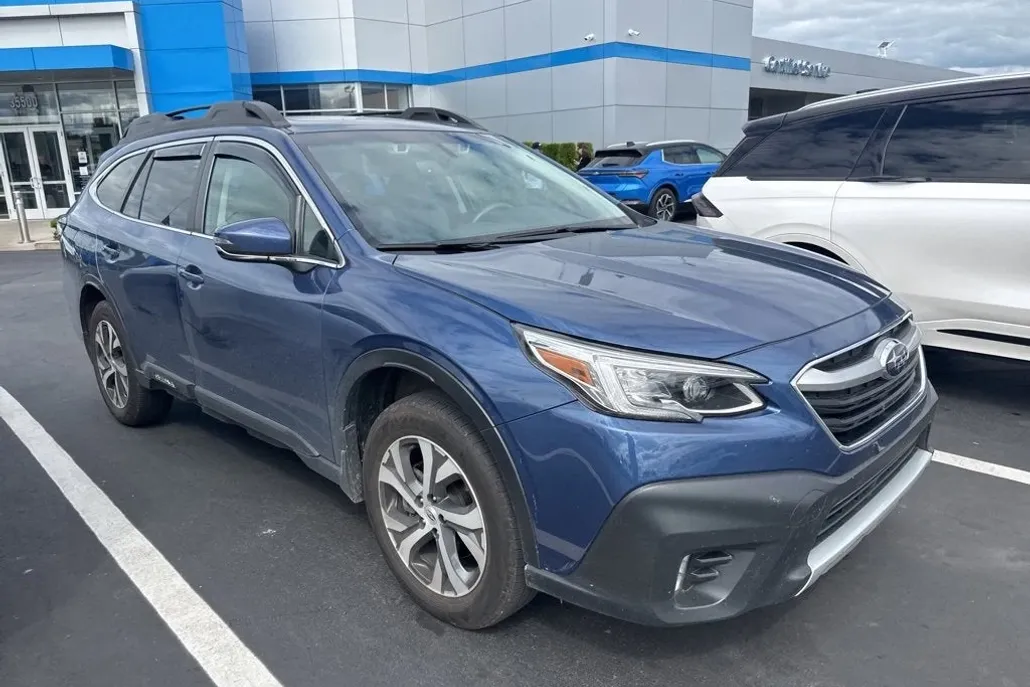 2022 Subaru Outback Limited photo 1