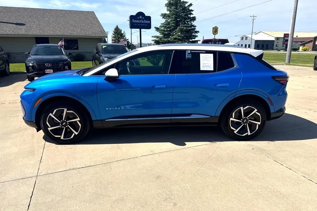 2025 Chevrolet Equinox EV 1LT photo 1