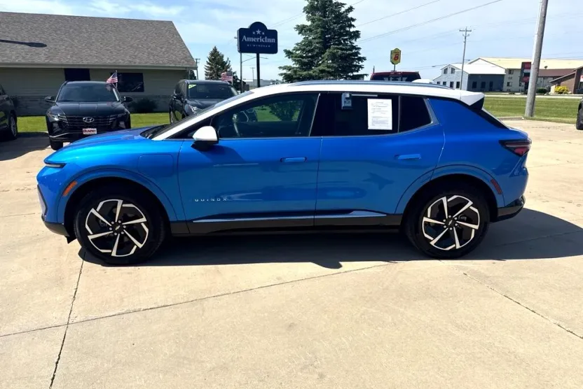 2025 Chevrolet Equinox EV 1LT photo 1