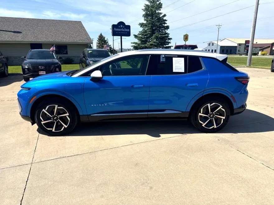 2025 Chevrolet Equinox EV 1LT photo 1