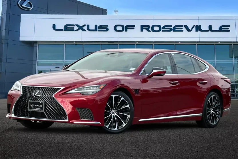 2023 Lexus LS 500h photo 1