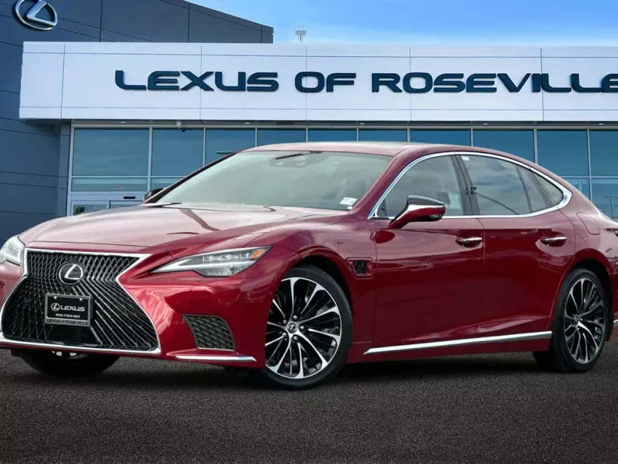 2023 Lexus LS 500h photo 1