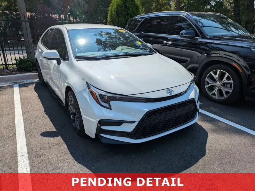 2025 Toyota Corolla SE photo 1