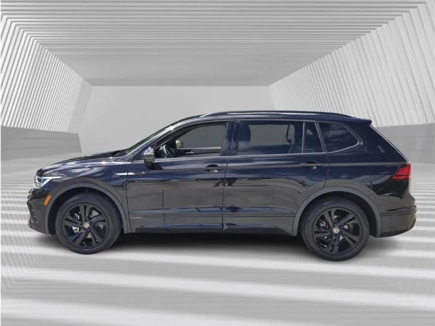 2023 Volkswagen Tiguan SE R-Line Black photo 1