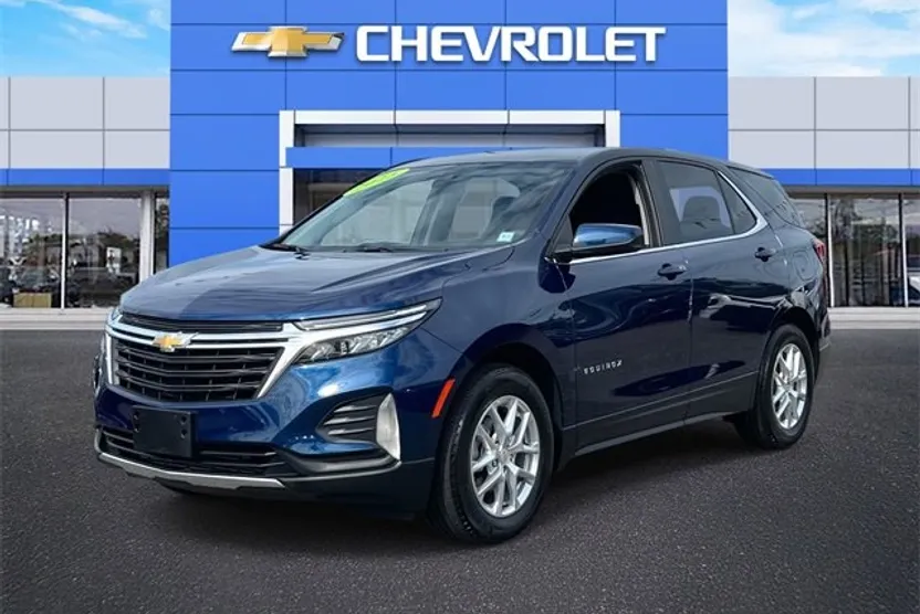 2023 Chevrolet Equinox LT photo 1