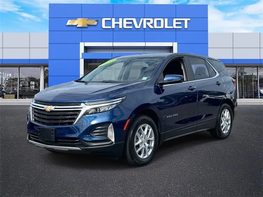 2023 Chevrolet Equinox LT photo 1