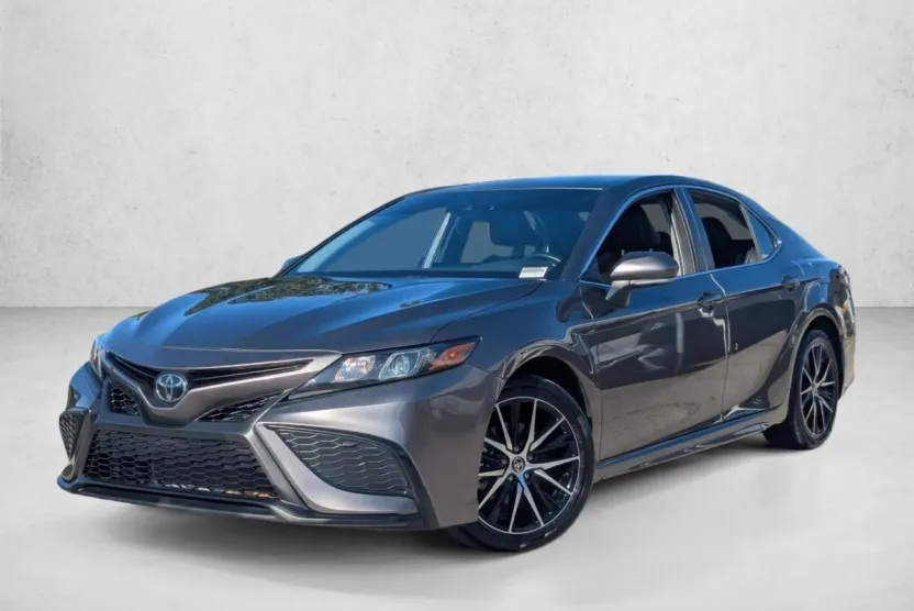 2024 Toyota Camry SE photo 1