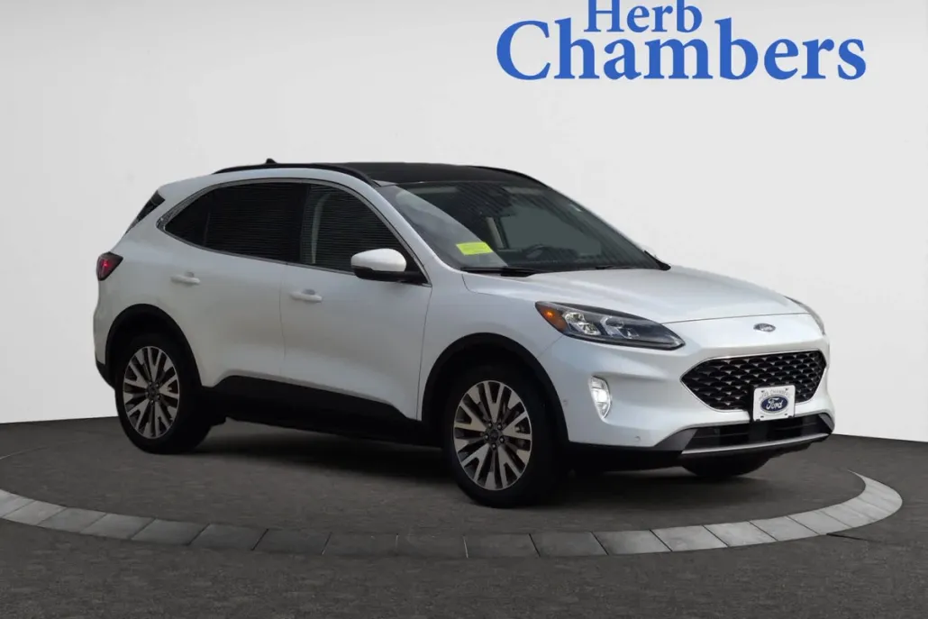 2020 Ford Escape Titanium Hybrid photo 1