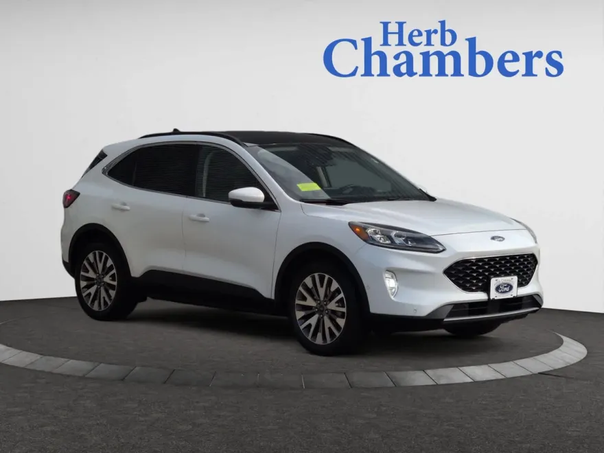 2020 Ford Escape Titanium Hybrid photo 1