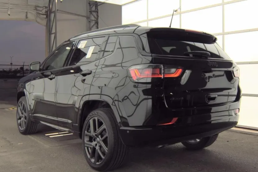 2024 Jeep Compass Limited photo 1