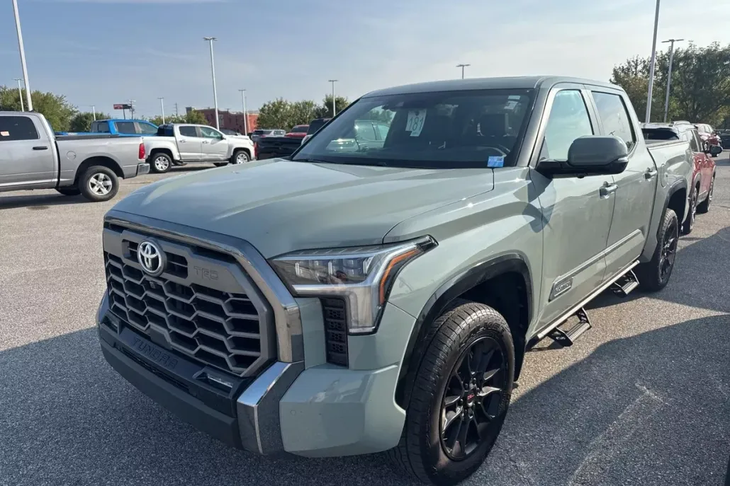 2025 Toyota Tundra SR5 photo 1