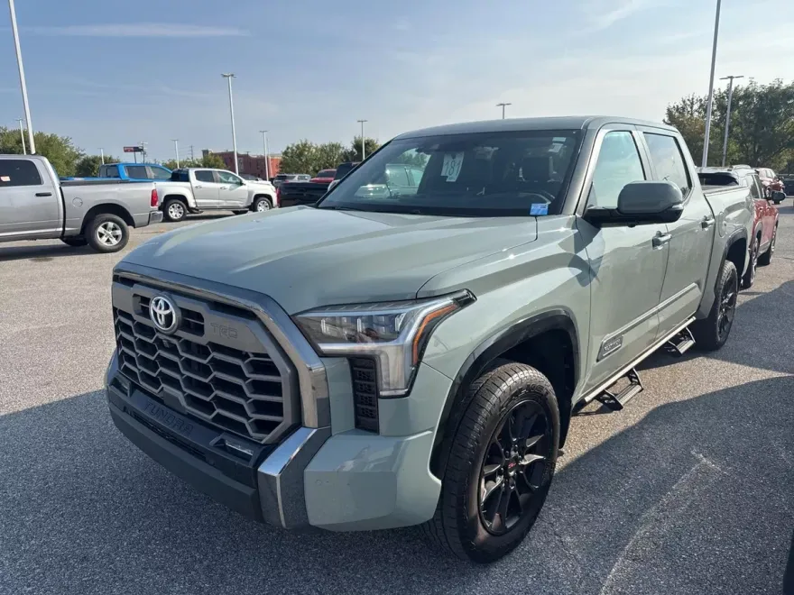 2025 Toyota Tundra SR5 photo 1