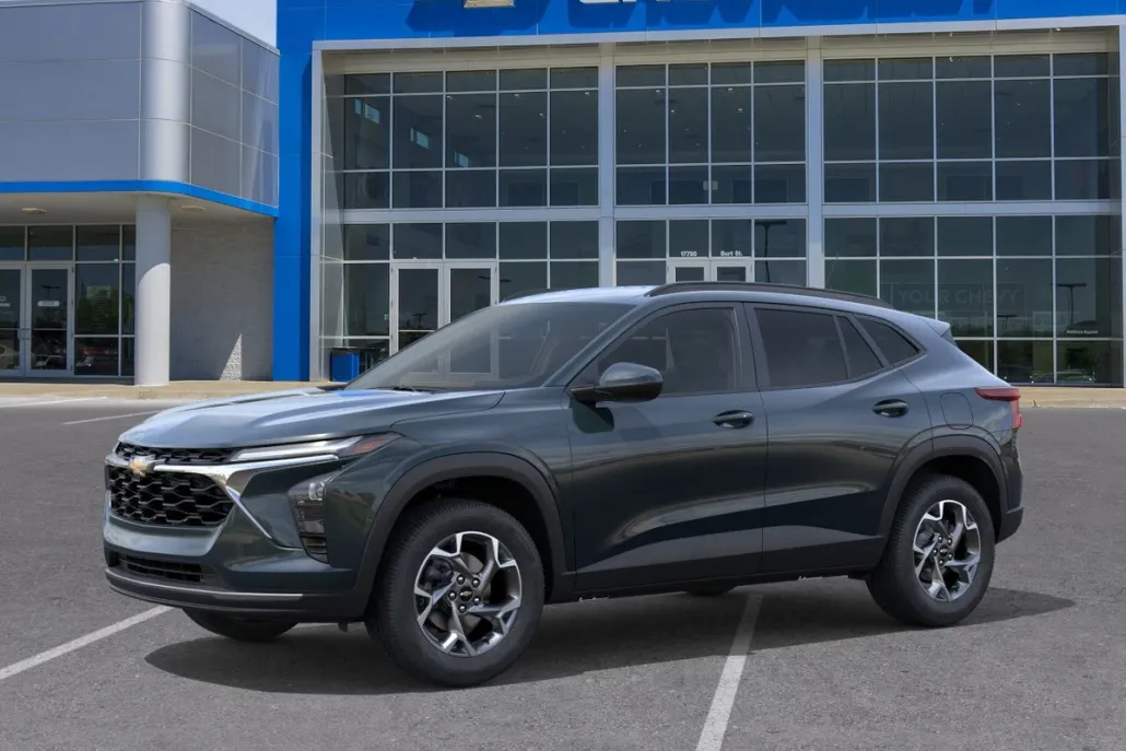 2025 Chevrolet Trax LT photo 1