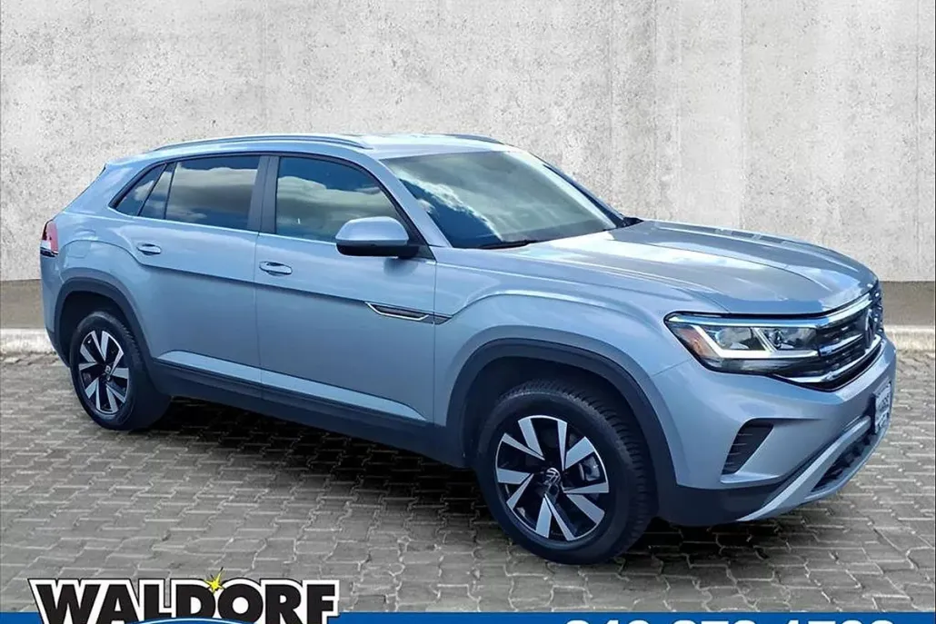 2022 Volkswagen Atlas Cross Sport SE photo 1
