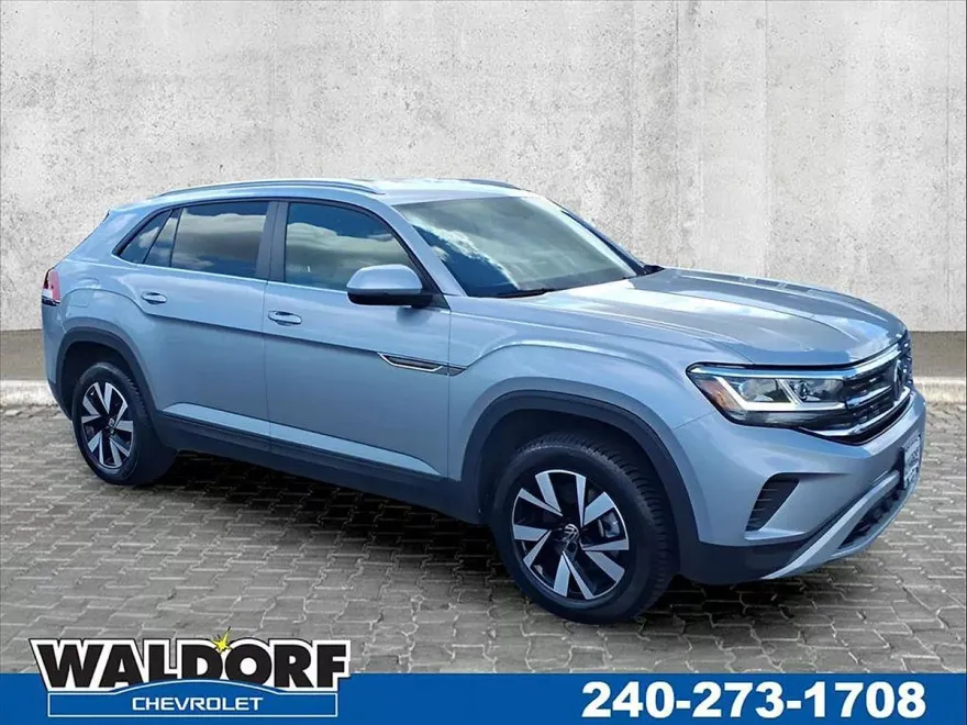 2022 Volkswagen Atlas Cross Sport SE photo 1