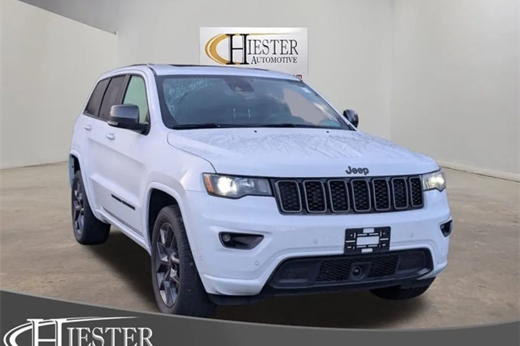 2021 Jeep Grand Cherokee Anniversary Edition photo 1