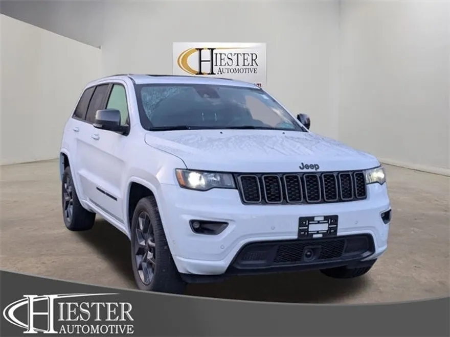 2021 Jeep Grand Cherokee Anniversary Edition photo 1