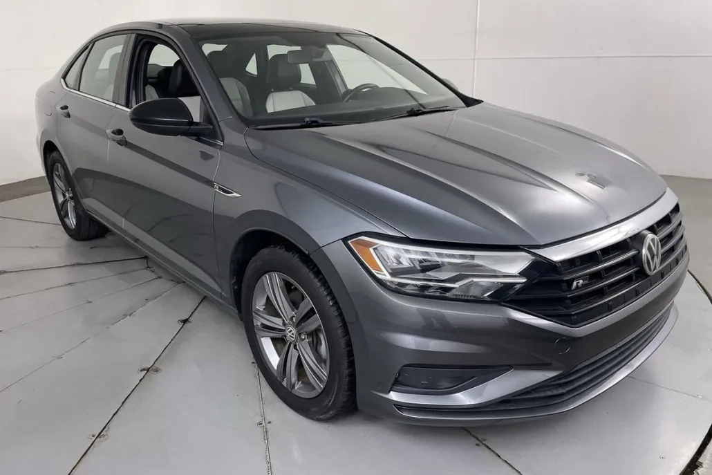 2019 Volkswagen Jetta R-Line photo 1