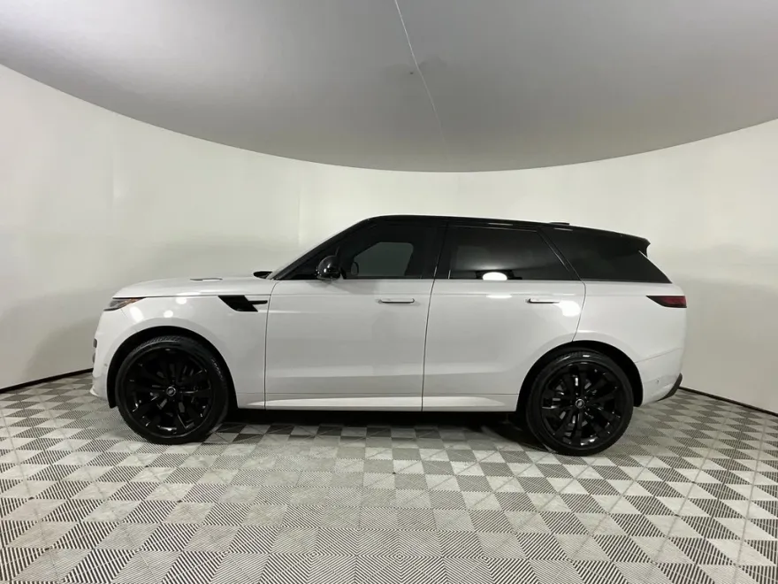2023 Land Rover Range Rover Sport SE photo 1
