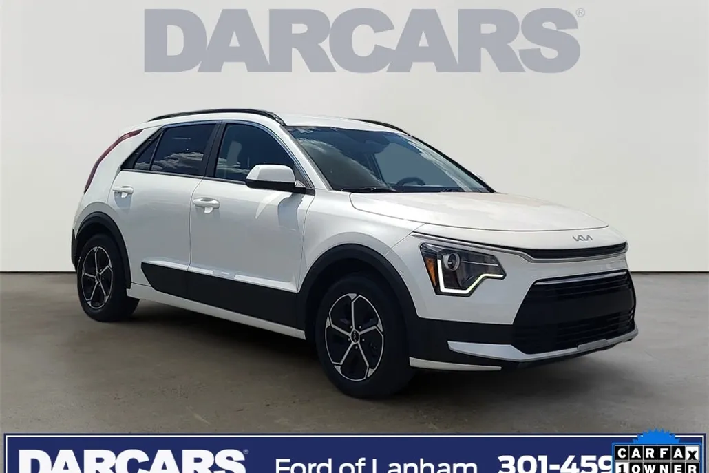 2024 Kia Niro LX photo 1