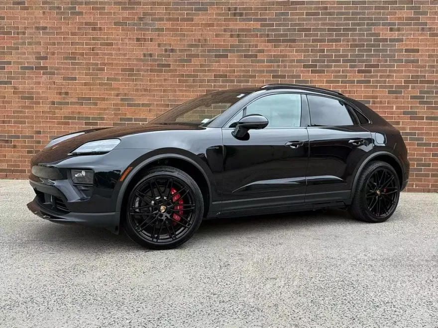 2025 Porsche Macan Electric photo 1