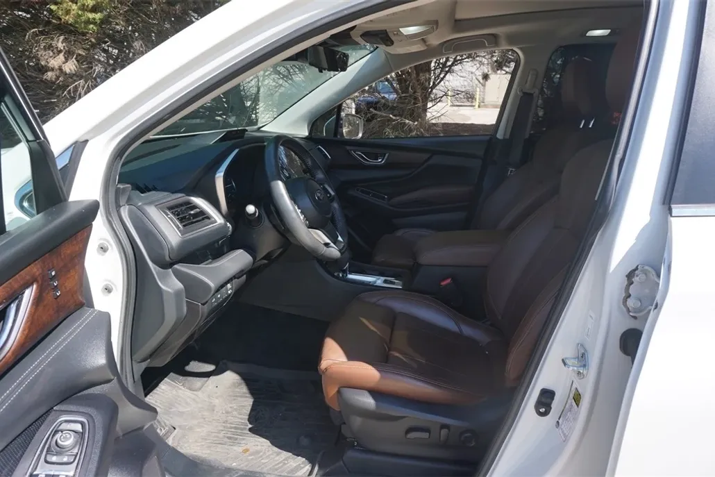 2023 Subaru Ascent Touring photo 1