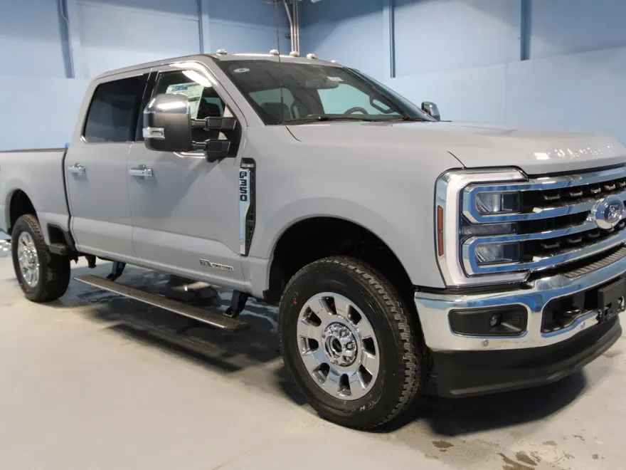 2025 Ford F-350 King Ranch photo 1