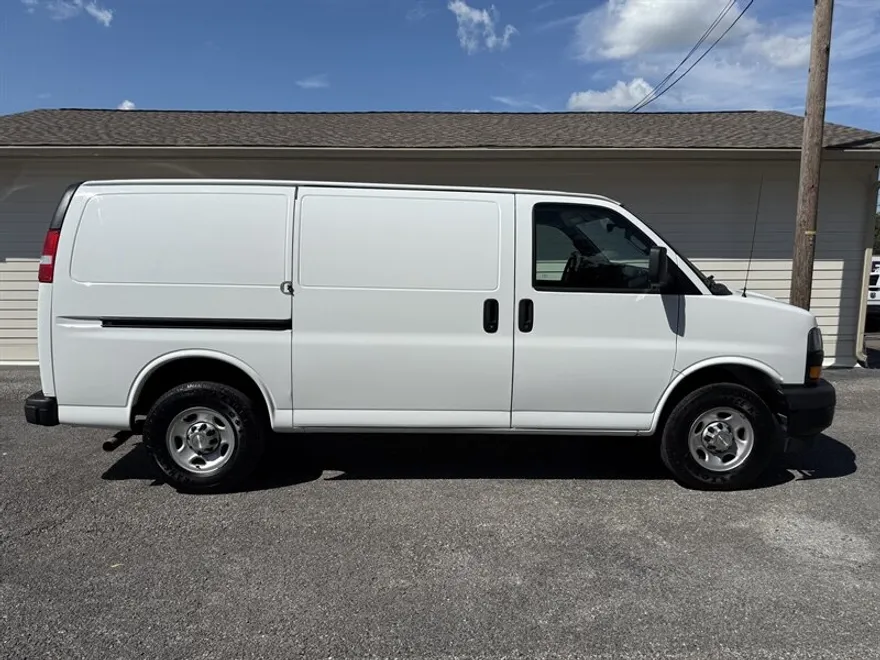 2021 Chevrolet Express 2500 Van photo 1