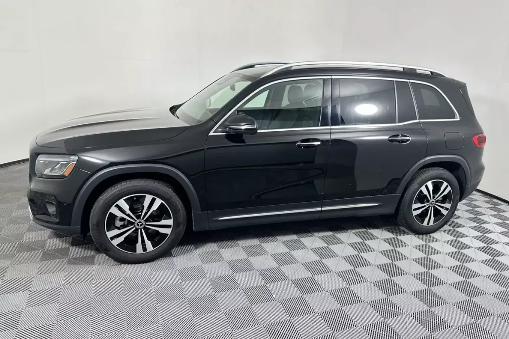2024 Mercedes Benz GLB 250 photo 1