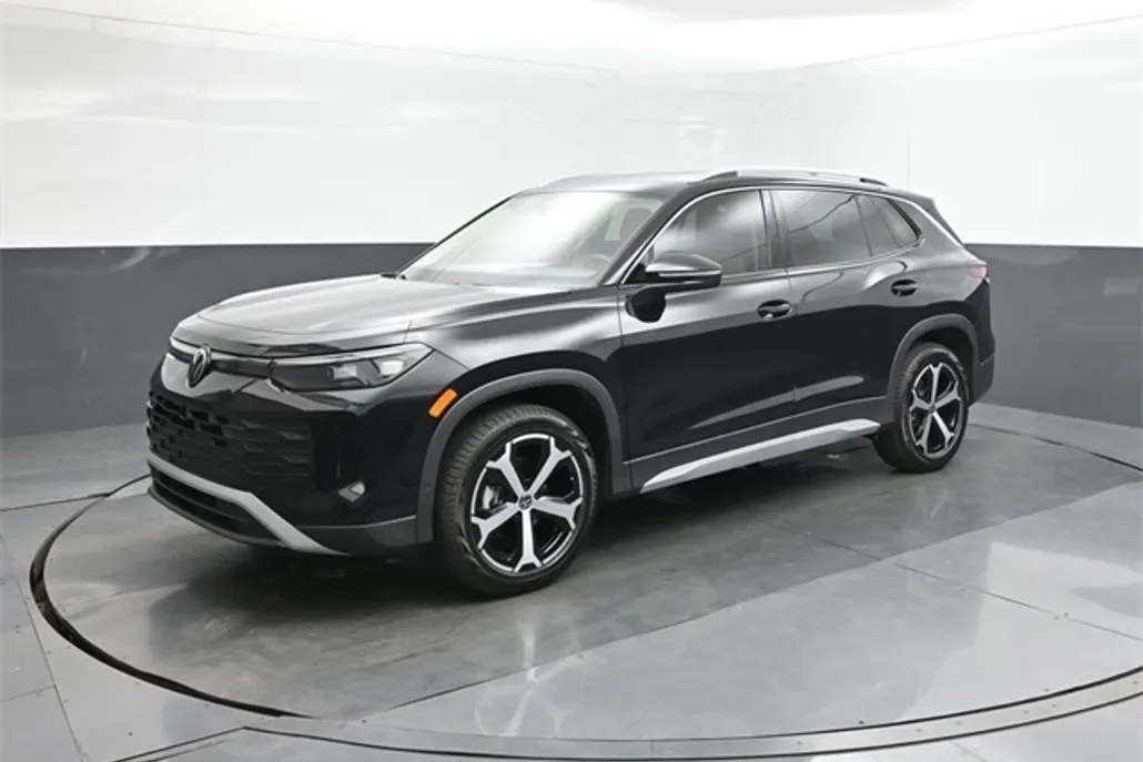 2025 Volkswagen Tiguan SE photo 1