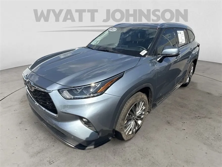 2022 Toyota Highlander Platinum photo 1