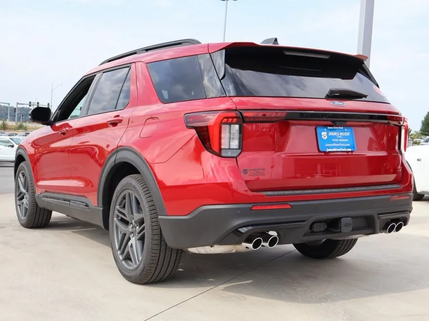 2025 Ford Explorer ST photo 1