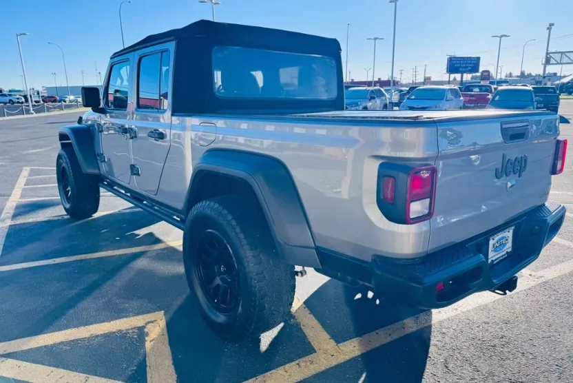 2020 Jeep Gladiator Sport photo 1