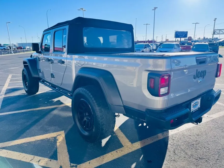 2020 Jeep Gladiator Sport photo 1