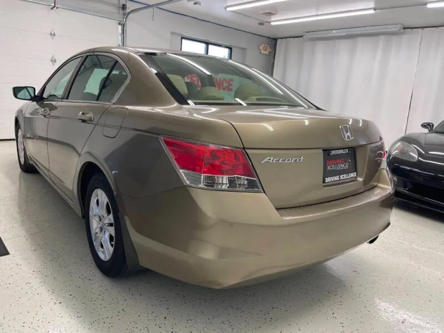 2010 Honda Accord LX-P photo 1