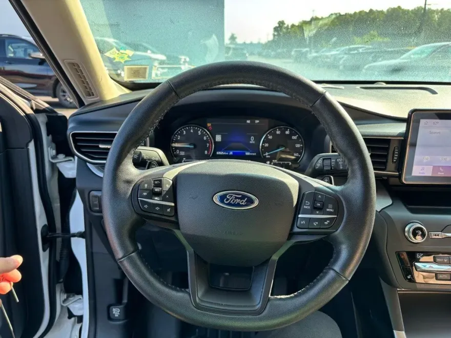 2020 Ford Explorer XLT photo 1